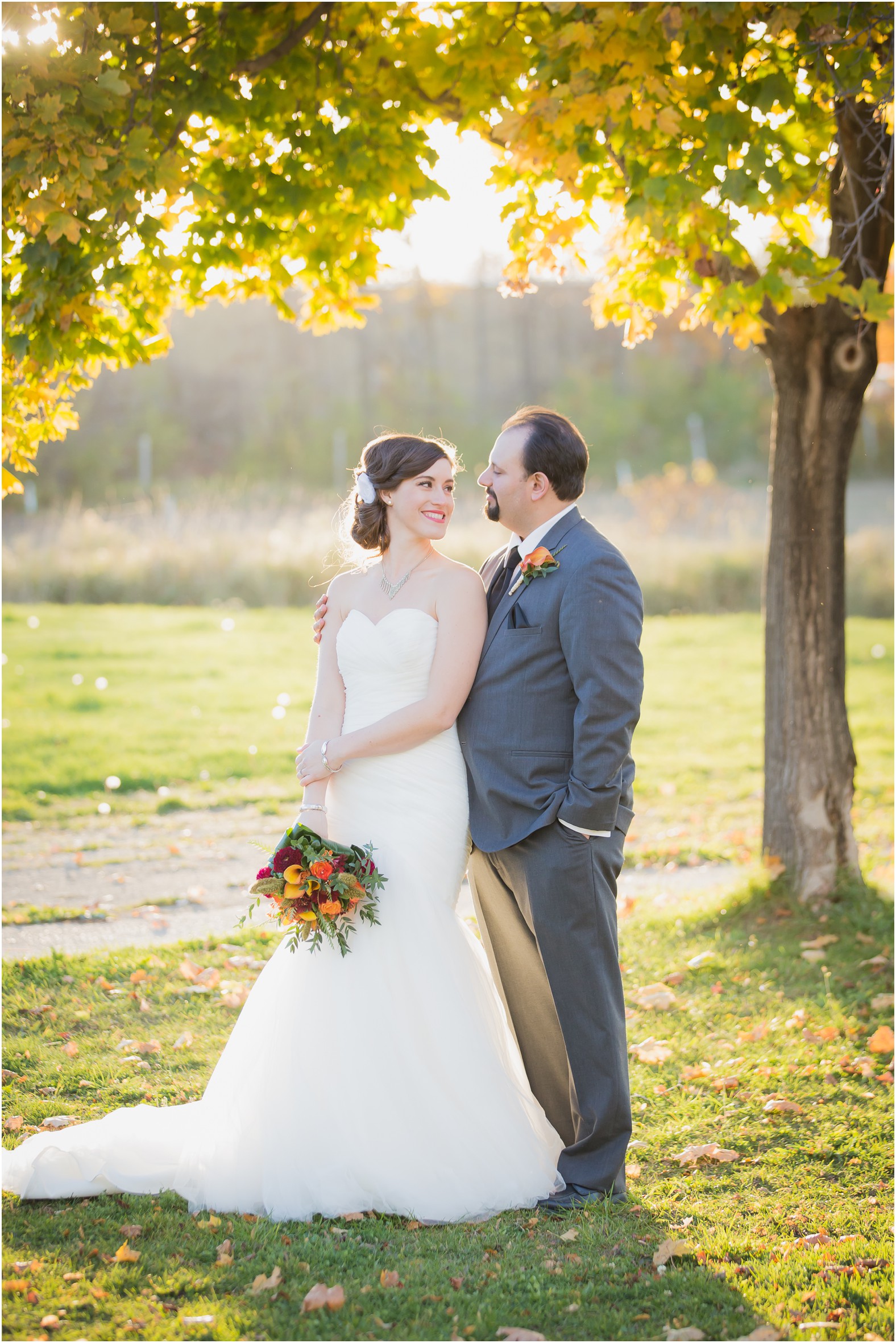 GambrelBarnDIYrusticwedding_0048