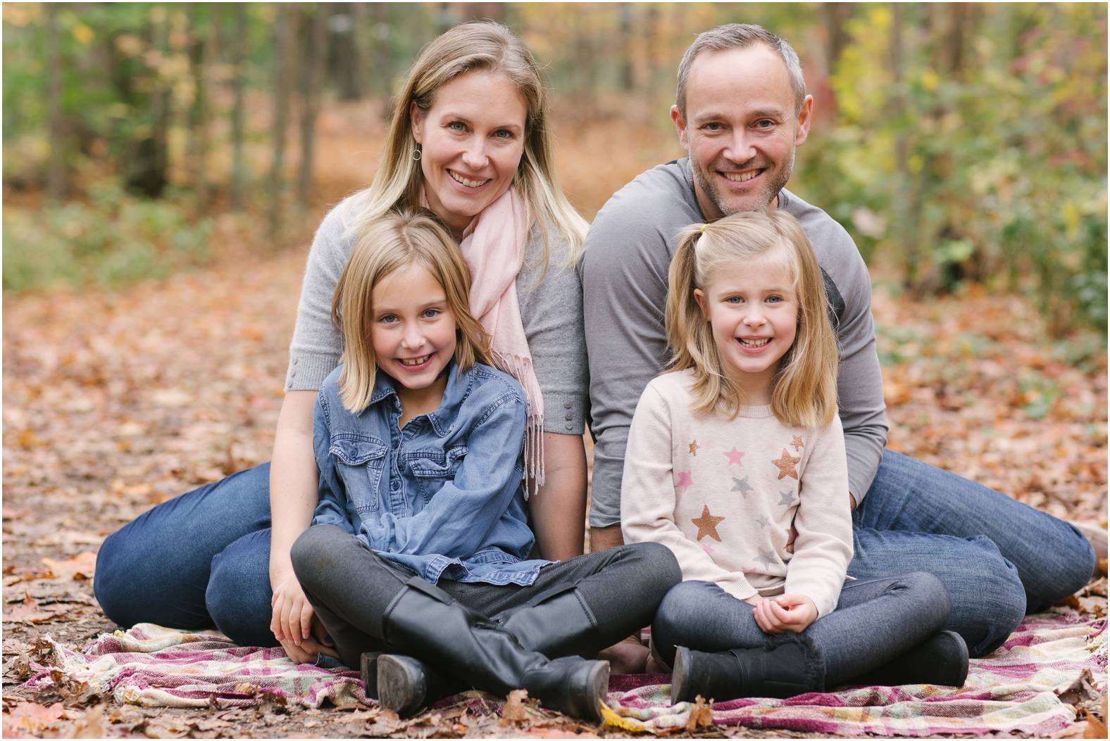 Fall Mini Session family portrait 